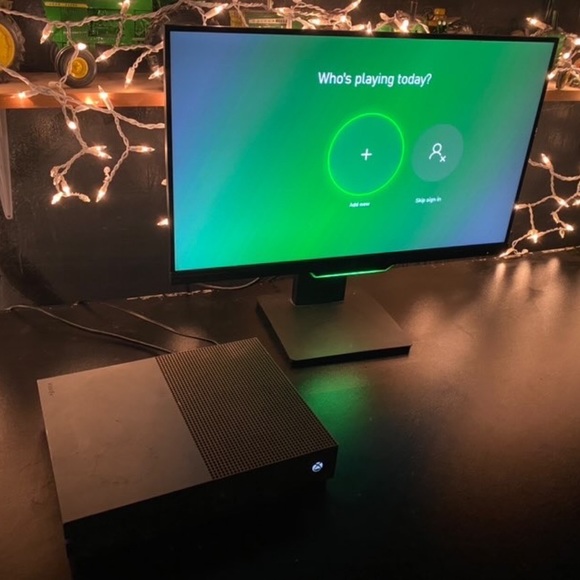 Xbox One S - Picture 3 of 3